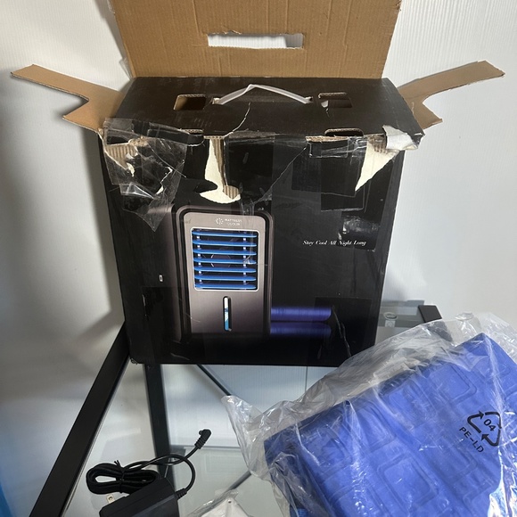 Cooling Mattress Topper  Pad 55"x63"  (a better nights sleep)  😴😊 - Picture 3 of 6